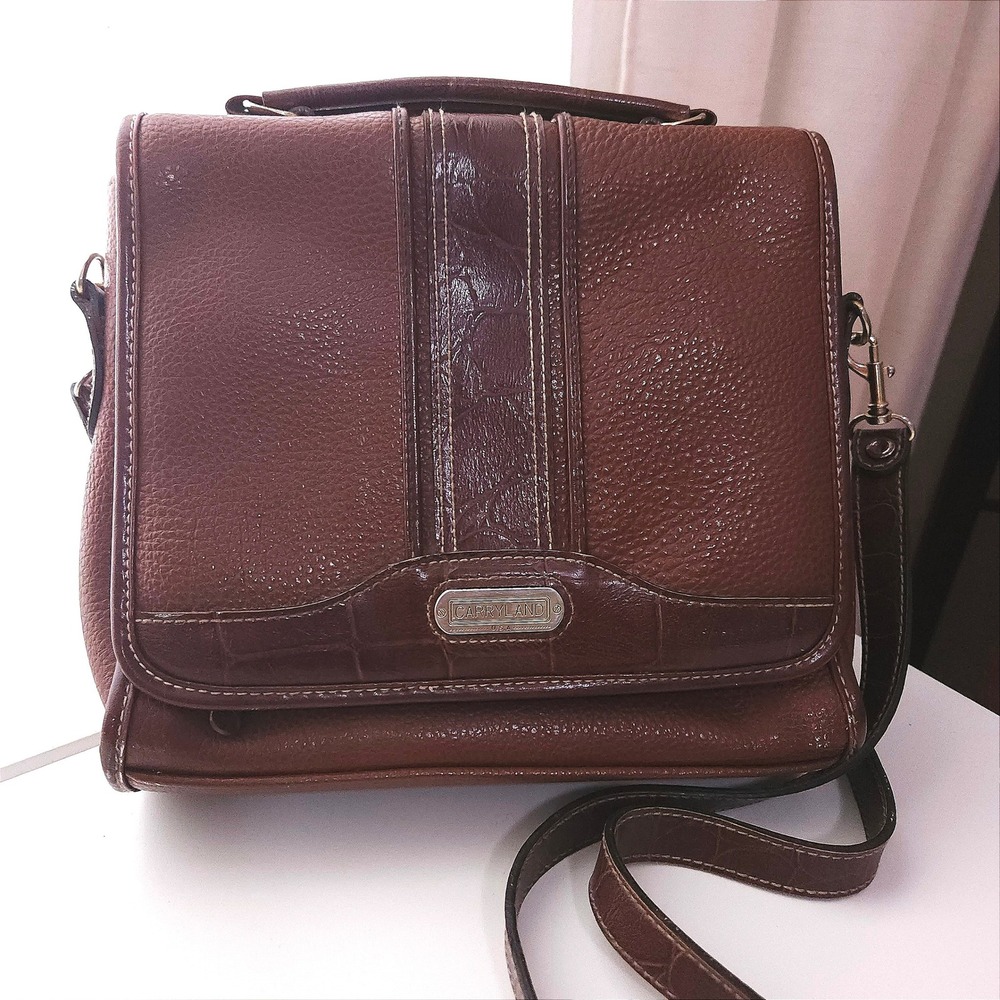Vtg Carryland USA Organizer Crossbody Bag Chestnut Brown Faux Leather 90s Travel